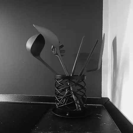 Yr - Studi Apartamento *